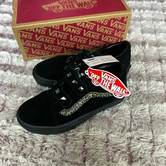 Vans Off The Wall Old Skool Suede Sneakers Size 2.5