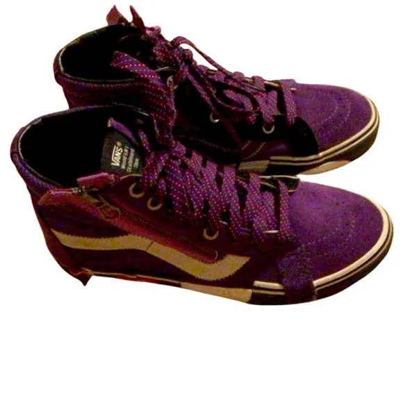 Vans Off the Wall, purple, skateboard sneakers, boys size 5.5 or women’s 7