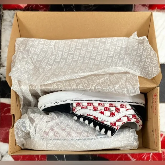Vans Old Skool Checkerboard Black/Red/White Colorway Women Size 7.5 Men Size 6.0