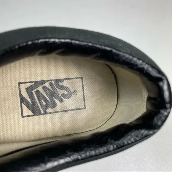 Vans Old Skool classic black suede canvas skate Size 8