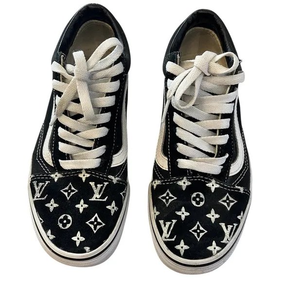 Vans Old Skool Shoes Black and White Sneakers, Size 7