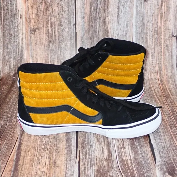 Vans Pro-Classics Hi Top Skateboard Men's/ Youth Size 6.5 Women's Size 8
