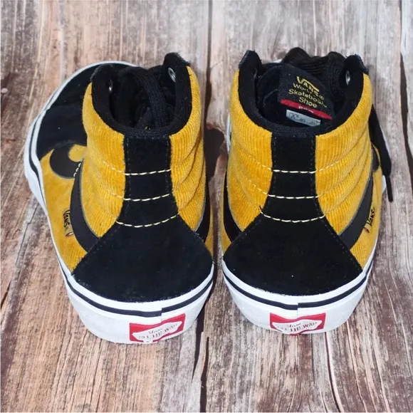 Vans Pro-Classics Hi Top Skateboard Men's/ Youth Size 6.5 Women's Size 8