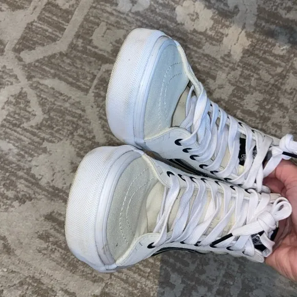 Vans White and Black Athletic High-Top Shoes Kreatures Habit Athletic Womens 8.5