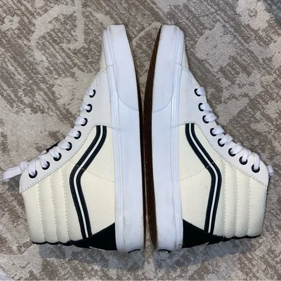 Vans White and Black Athletic High-Top Shoes Kreatures Habit Athletic Womens 8.5