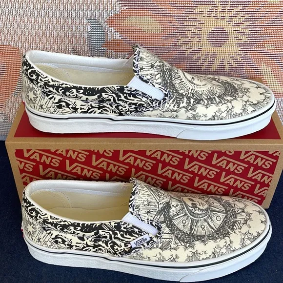 Vans WMNS Classic Slip-0n(Ouroboros) Black/Tr WhtVN0A4U38WT8Sneakers