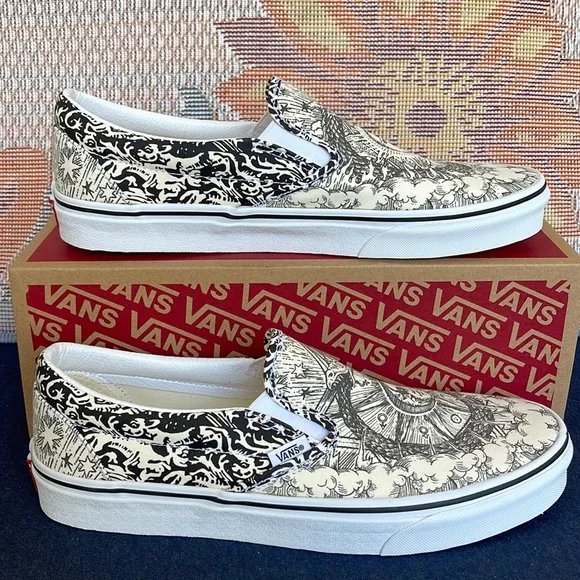 Vans WMNS Classic Slip-0n(Ouroboros) Black/Tr WhtVN0A4U38WT8Sneakers
