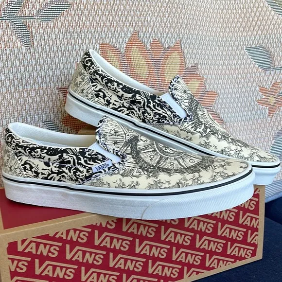 Vans WMNS Classic Slip-0n(Ouroboros) Black/Tr WhtVN0A4U38WT8Sneakers