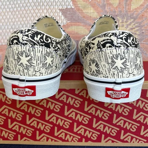 Vans WMNS Classic Slip-0n(Ouroboros) Black/Tr WhtVN0A4U38WT8Sneakers