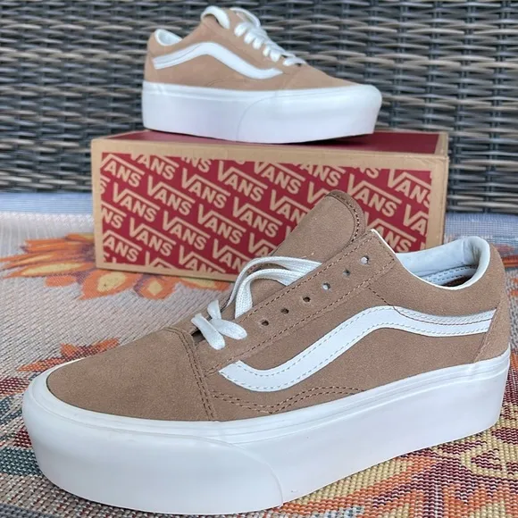 Vans WMNS Old Skool Stacked Soft Suede) Burro/True White VN0A7Q5MB69Platforms