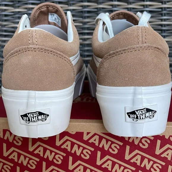 Vans WMNS Old Skool Stacked Soft Suede) Burro/True White VN0A7Q5MB69Platforms