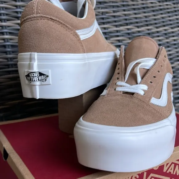 Vans WMNS Old Skool Stacked Soft Suede) Burro/True White VN0A7Q5MB69Platforms