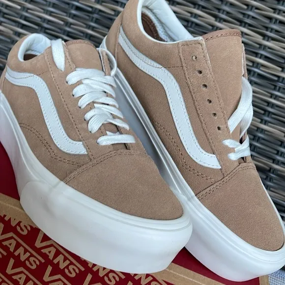 Vans WMNS Old Skool Stacked Soft Suede) Burro/True White VN0A7Q5MB69Platforms