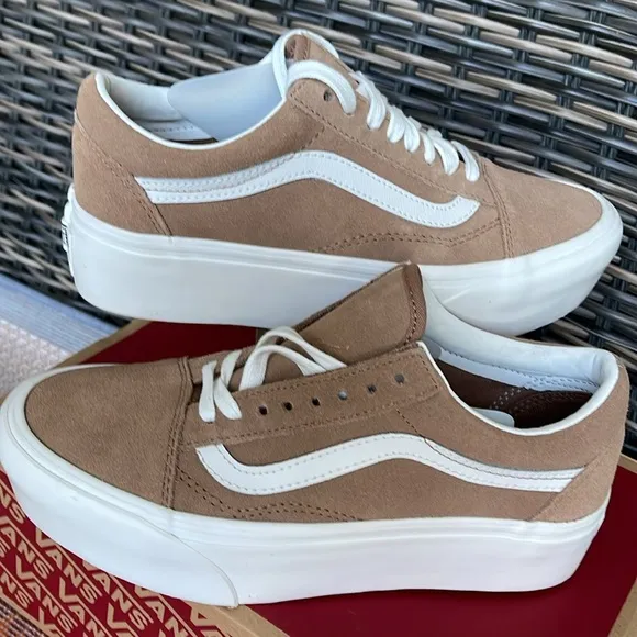 Vans WMNS Old Skool Stacked Soft Suede) Burro/True White VN0A7Q5MB69Platforms