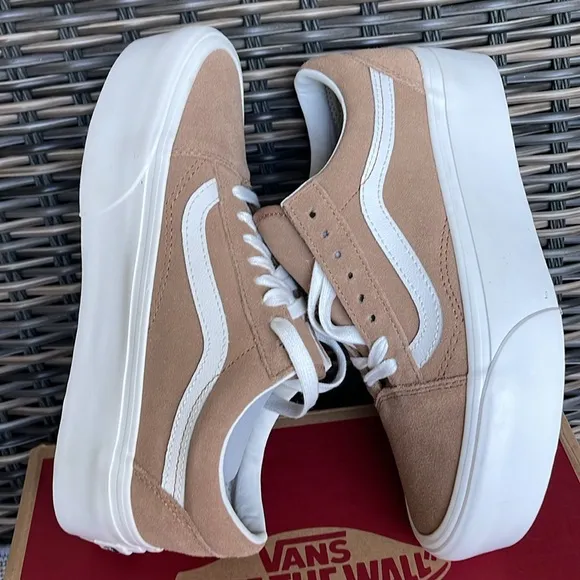 Vans WMNS Old Skool Stacked Soft Suede) Burro/True White VN0A7Q5MB69Platforms