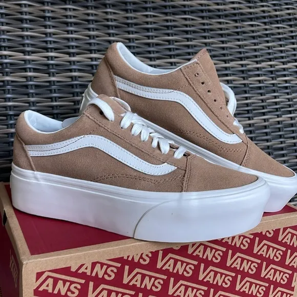 Vans WMNS Old Skool Stacked Soft Suede) Burro/True White VN0A7Q5MB69Platforms