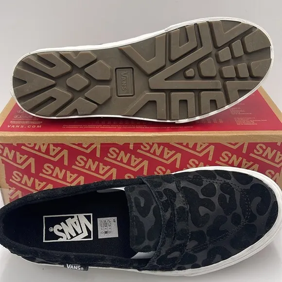 Vans WMNS Style 53 Embossed Suede BlackVN000CQPBLK Sneakers
