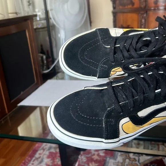 Vans x Disney Mickey and Friends  SIZE 8.5 women/ 7men