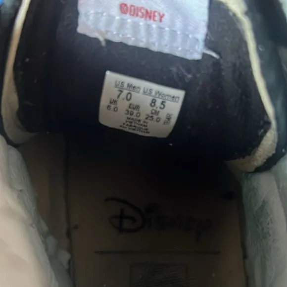 Vans x Disney Mickey and Friends  SIZE 8.5 women/ 7men