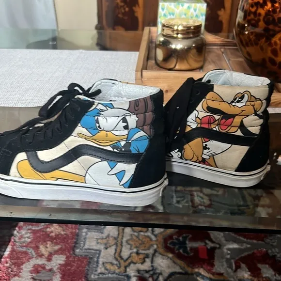 Vans x Disney Mickey and Friends  SIZE 8.5 women/ 7men