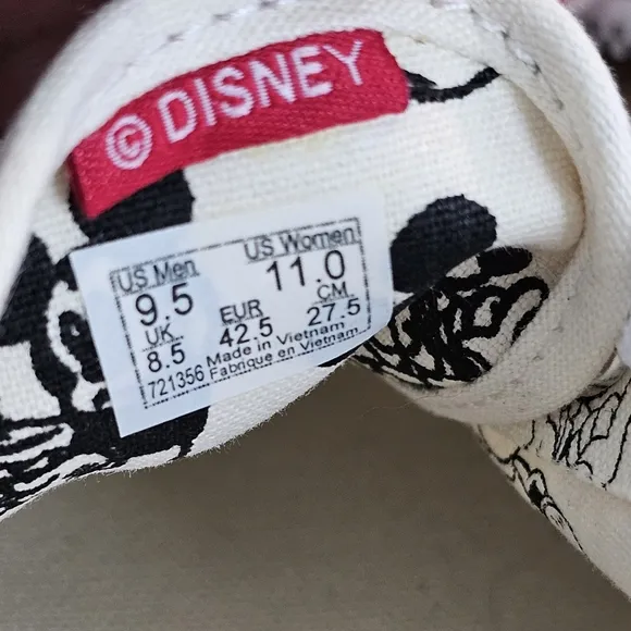 Vans x Disney Sneakers Shoes Mickey's Birthday Size Men 9.5 New