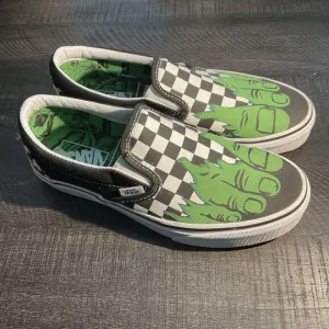 VANS X Marvel Classic Slip on Hulk checkerboard Shoes Size 6 Men 7.5 Women