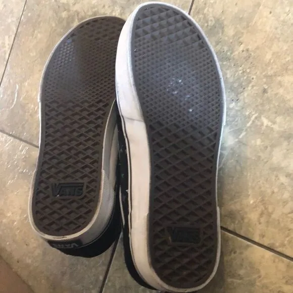 Vans Vulcanized black suede sneakers sz 10