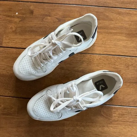 VEJA V-10 Black &amp; White Sneakers Size EU 36 US 5