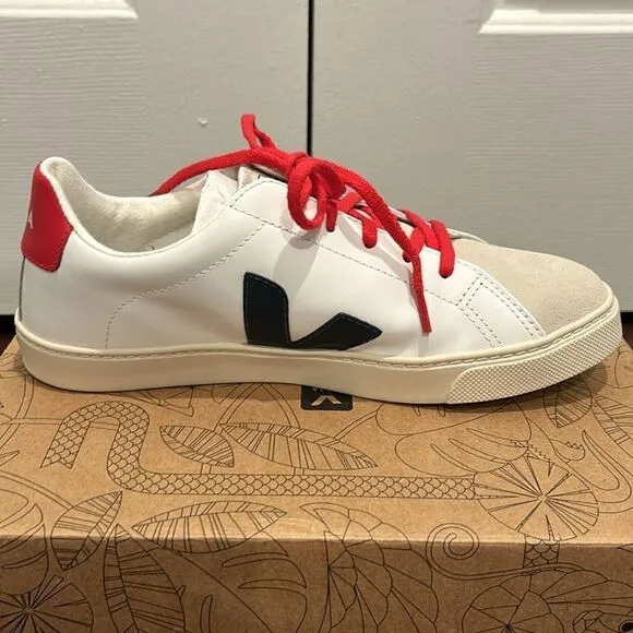Veja Sneakers, Size 7
