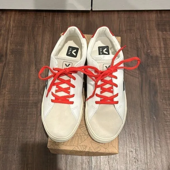 Veja Sneakers, Size 7