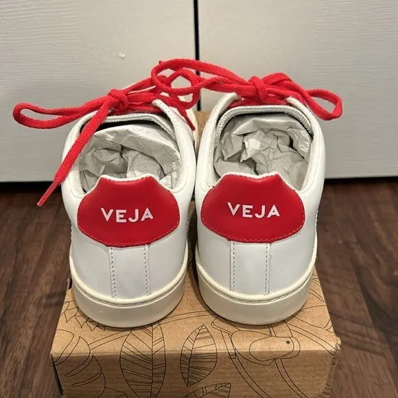 Veja Sneakers, Size 7