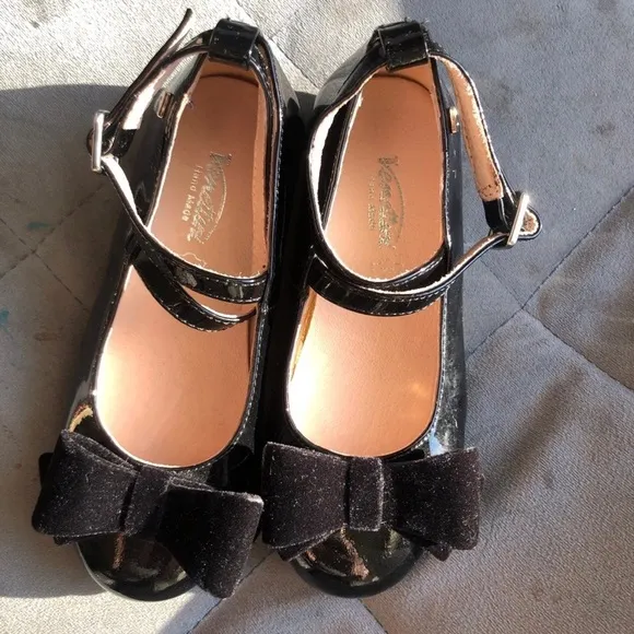 Venettini girls patent leather black bow dress shoes 27