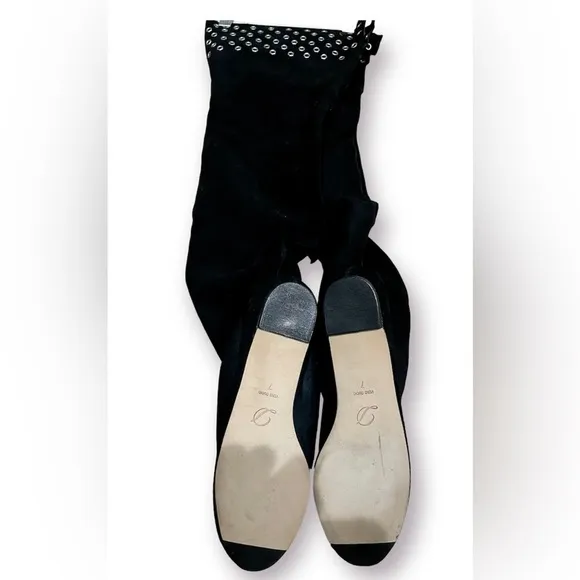 Vero Cuoio Suede Knee Boots Grommet Detail Size 7 But Fits Like An Size 8.