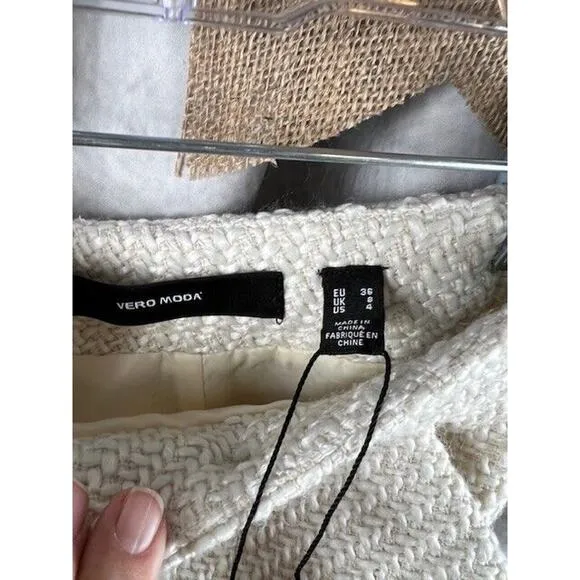 Vero Moda Women's Tweed Mini Skirt. White. NWT Size 4
