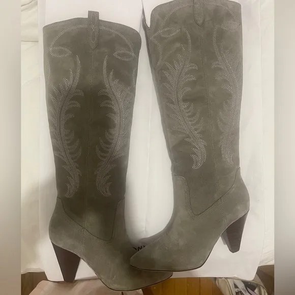 Veronica Beard Ballan knees high suede boots