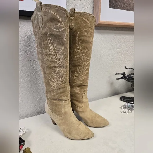 Veronica Beard Ballan Suede Western Boots In Sand Size 7 MSRP $695