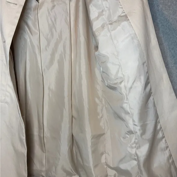 Vertigo Paris Baby Doll/ Swing Style Trench Coat - Cream - Women’s Medium