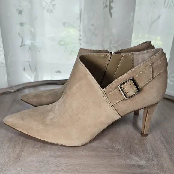 Vince Camuto Kreitha True Suede Ankle Booties Size 9.5, Suede Ankle Bootie Heels