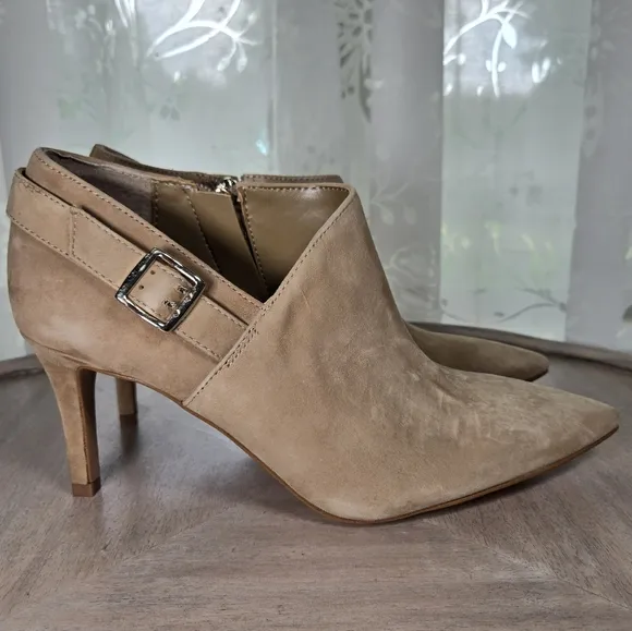 Vince Camuto Kreitha True Suede Ankle Booties Size 9.5, Suede Ankle Bootie Heels