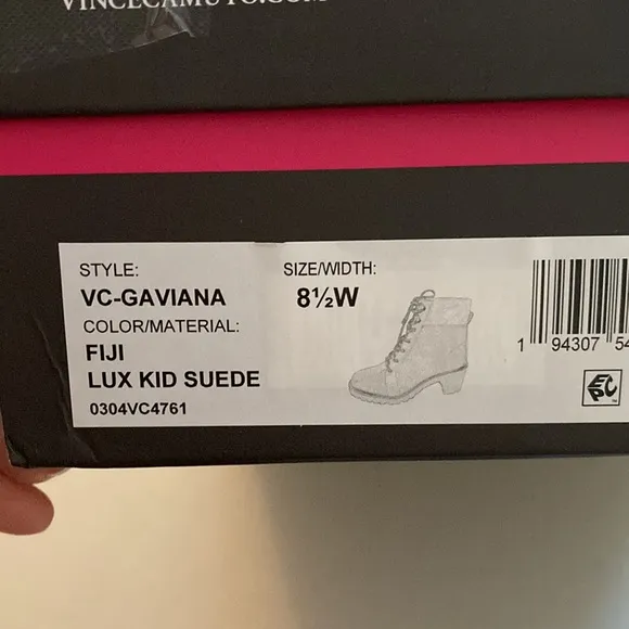 Vince Camuto VC-GAVIANA Ankle Boots. Size 8 1/2 W, NIB