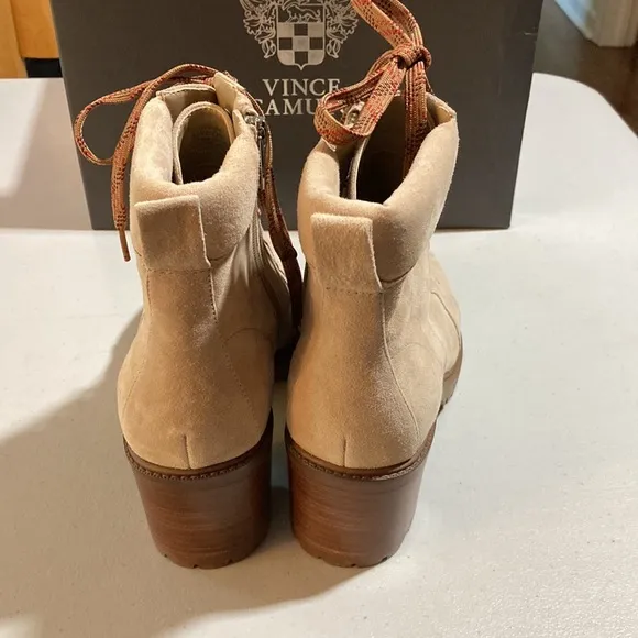 Vince Camuto VC-GAVIANA Ankle Boots. Size 8 1/2 W, NIB