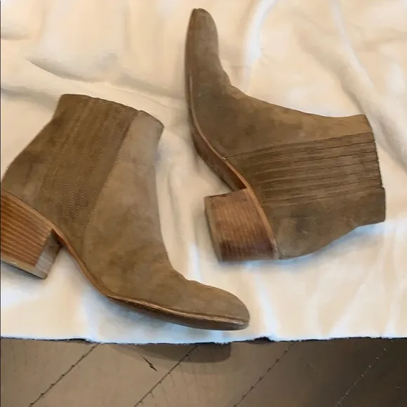 Vince Haider Brown Suede Boots sz 7 blogger Favorite