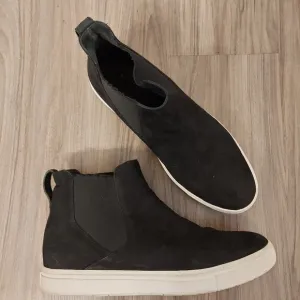 Vince newlyn suede sneakers