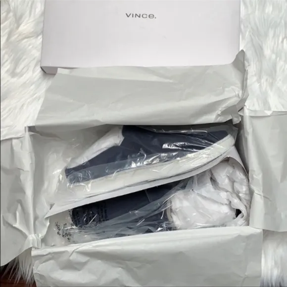 Vince Verrell slip on shoes size 9