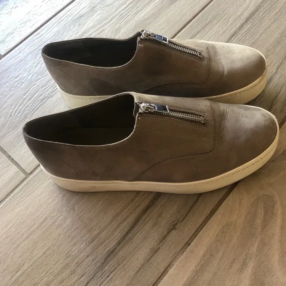 Vince Warner Suede Zip Up Sneakers 8.5 Limestone