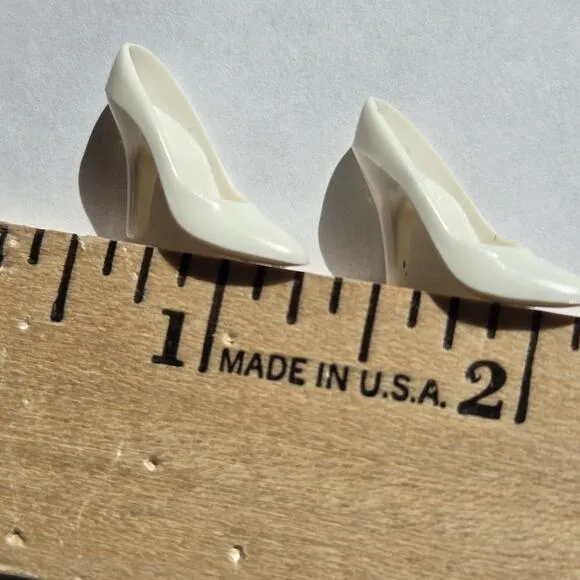 Vintage Barbie White BONE ECRU Closed Toe Heels Pumps Shoes 1960s Hong Kong