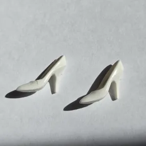 Vintage Barbie White BONE ECRU Closed Toe Heels Pumps Shoes 1960s Hong Kong