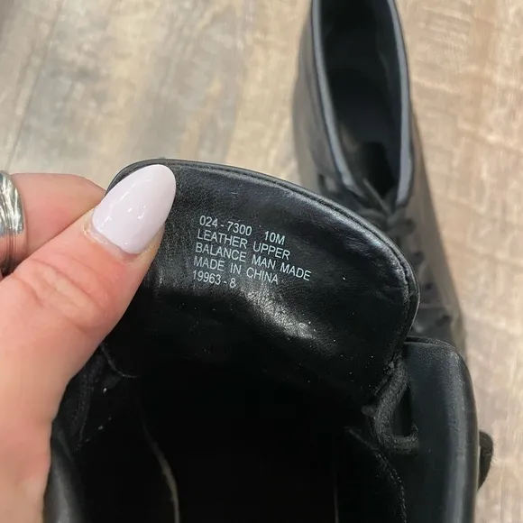 Vintage black genuine leather shoes