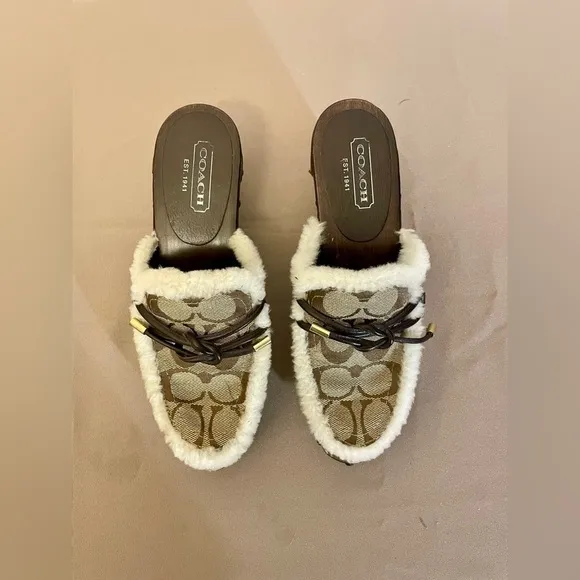 Vintage Coach Woman Brown Clogs Shoes in Sz 7