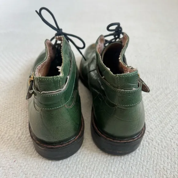 Vintage Giorgio Brutini Alligator Embossed Leather Ankle Boots with Buckle